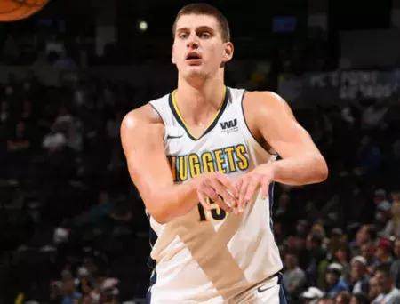 一颗足坛明 一颗足坛明